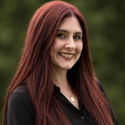 Shea Honeycutt headshot