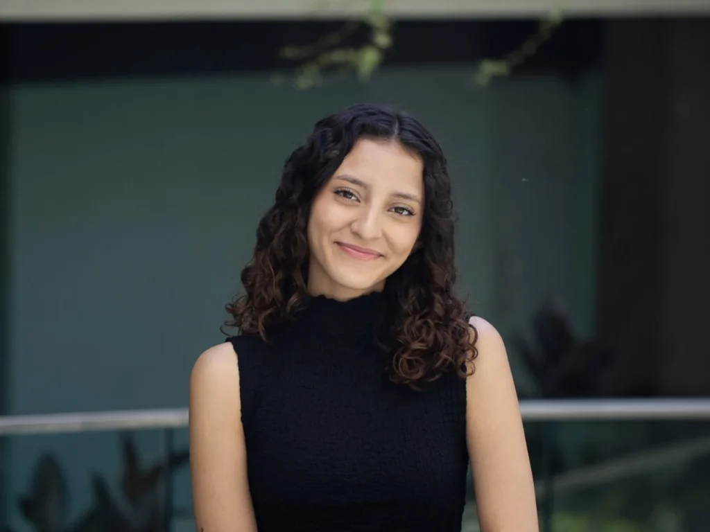 Nayeli headshot